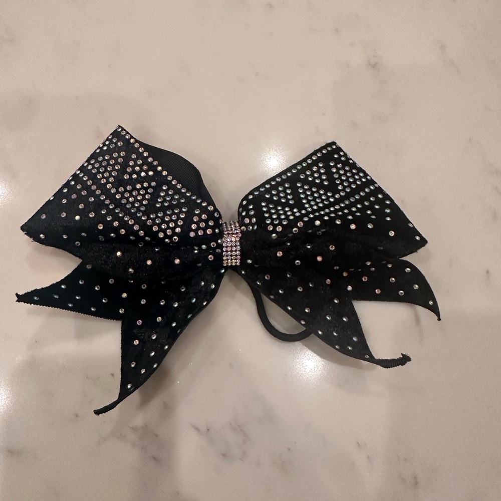 Cheer bow